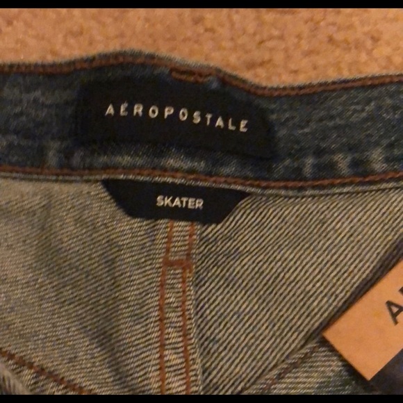 Aeropostale women’s skater jean shorts - Picture 3 of 4